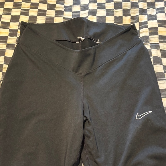 Nike Black Wide-Leg Pants - Picture 2 of 3